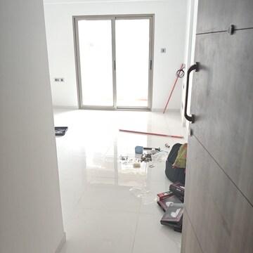 Room in 2 BHK Apartment at Bramhacorp The Collection, Kalyani Nagar – for Rent