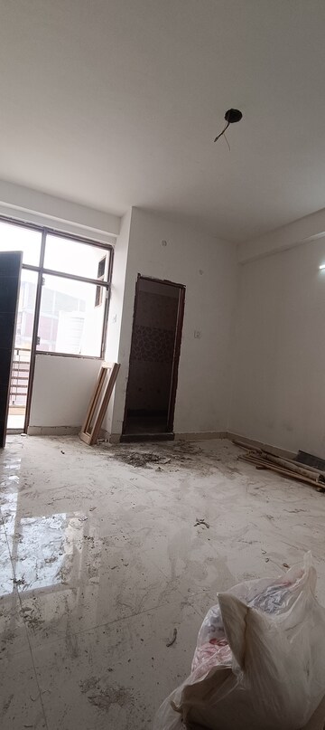 Room in 1.5 BHK Builder Floor at Mayur Vihar Phase 1 Extension – for Rent