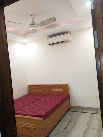 Bedroom in 2 BHK Builder Floor at DLF City Gurgaon, Sector 27 – for Rent