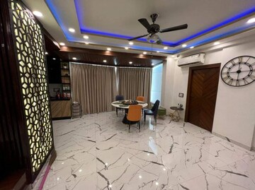 Bedroom in 4 BHK Builder Floor at Sector 15 – for Rent