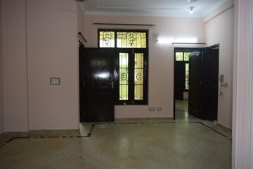 Room in 3 BHK Independent House at Ansal Plaza Sector-23, Sector 23 – for Rent