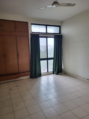 Room in 2 BHK Independent House at Ansal Plaza Sector-23, Sector 23 – for Rent