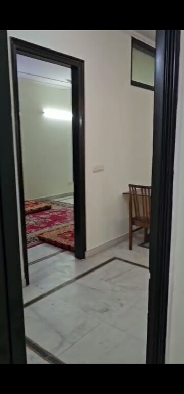 Room in 3 BHK Builder Floor at Lajpat Nagar ii – for Rent