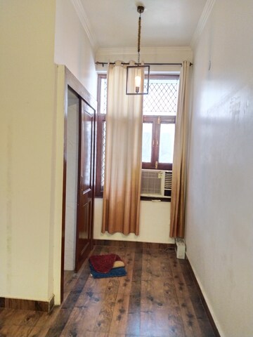 Room in 2 BHK Independent House at Ansal Plaza Sector-23, Sector 23 – for Rent
