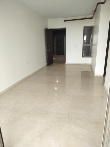 Room in 2 BHK Apartment at Kalpataru Paramount, Kapur Bawdi – for Sale