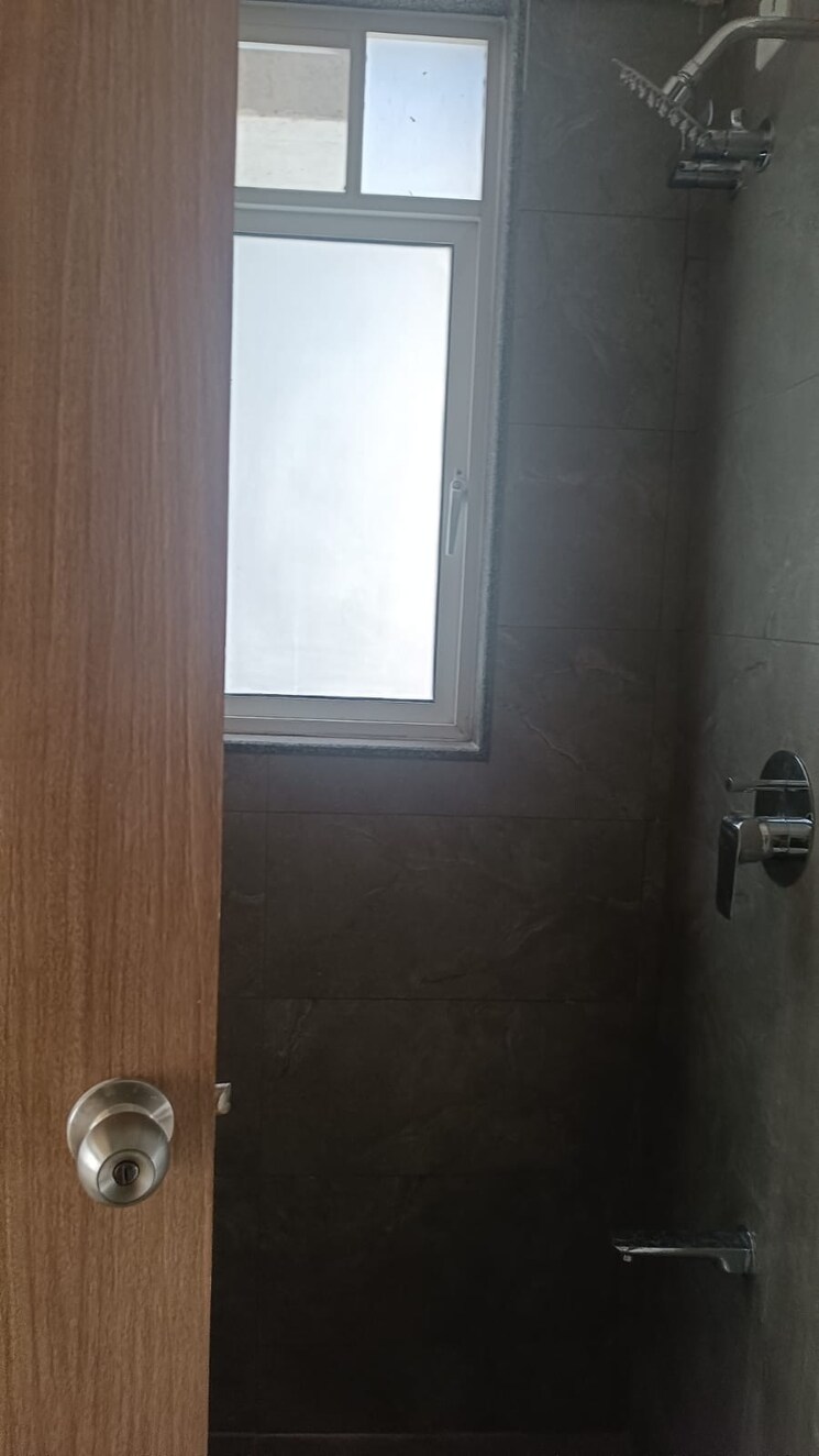 Bathroom, kohinoor-city-phase-i 2.5 Bedroom 925 Sq.Ft. Apartment In Kurla Mumbai 8053963