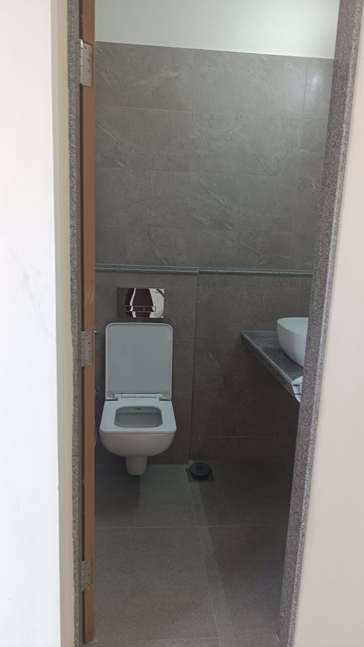 Bathroom, kohinoor-city-phase-i 2.5 Bedroom 925 Sq.Ft. Apartment In Kurla Mumbai 8053963