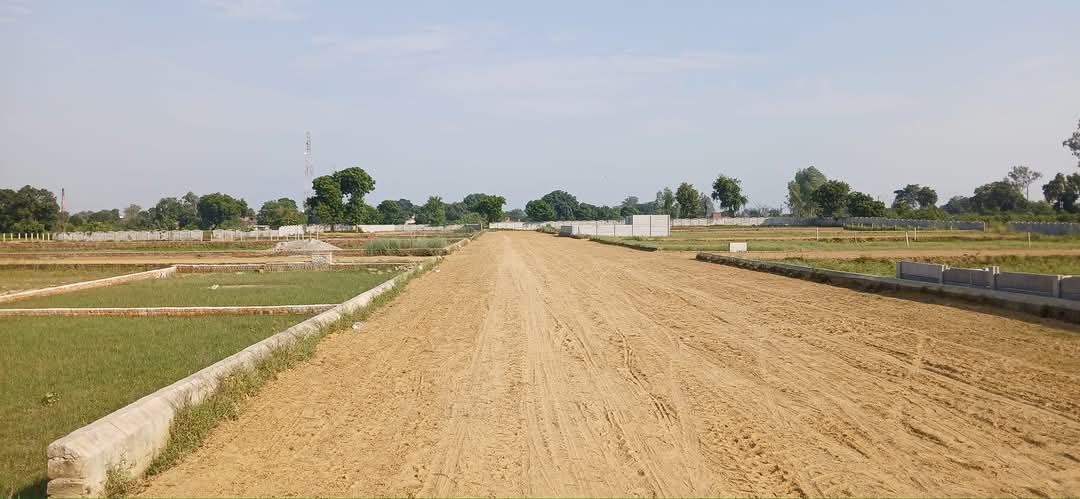 Plot For Sale in Anand Niketan