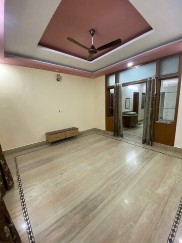 Room in 3 BHK Independent House at Ansal Plaza Sector-23, Sector 23 – for Rent