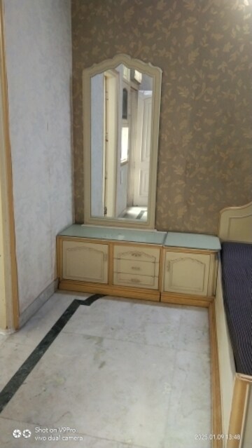 Room in 1 RK Builder Floor at Dwarka Mor – for Rent