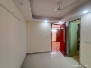Room in 2 BHK Builder Floor at Vasant Kunj – for Rent