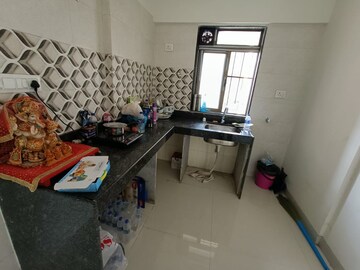 Master Bedroom in 2 BHK Apartment at Shreedham Splendour, Andheri West – for Rent