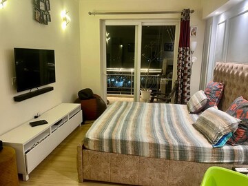 Bedroom in 3 BHK Apartment at DLF The Skycourt, Sector 86 – for Rent