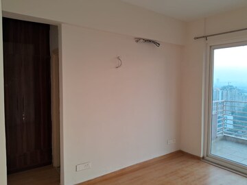 Room in 3 BHK Apartment at ILD Grand, Sector 37c – for Rent
