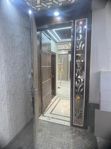Building Lobby in 4 BHK Apartment at Antriksh Golf View, Sector 78 – for Rent