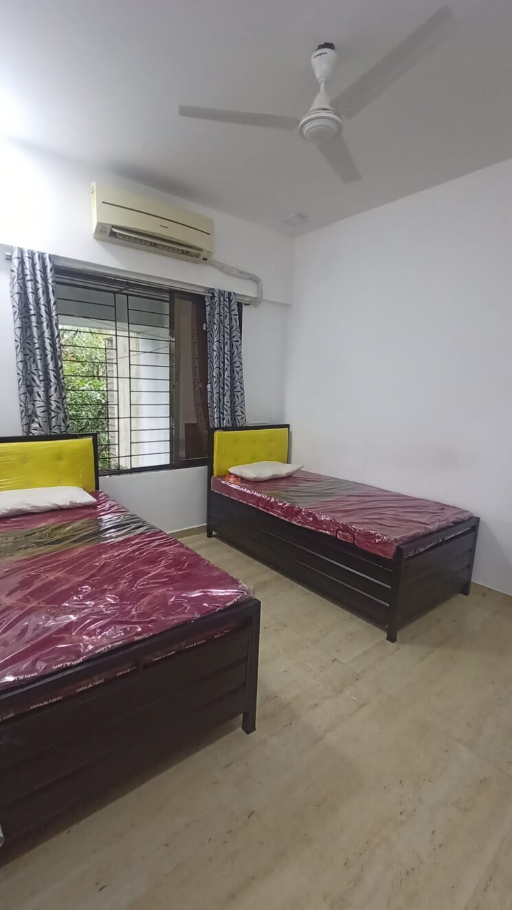 Room, bandra west Pg For Boys & Girls In Bandra West 8054146
