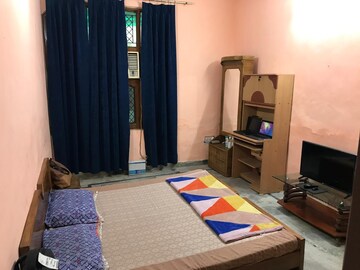 Bedroom in 2 BHK Independent House at Sector 11 – for Rent