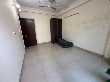 Room in 2 BHK Builder Floor at Ignou Road – for Rent