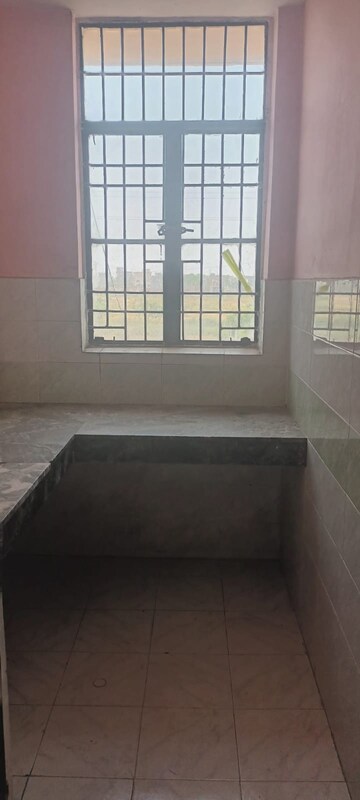 Room in 1 BHK Apartment at Sector 10 Greater Noida – for Sale