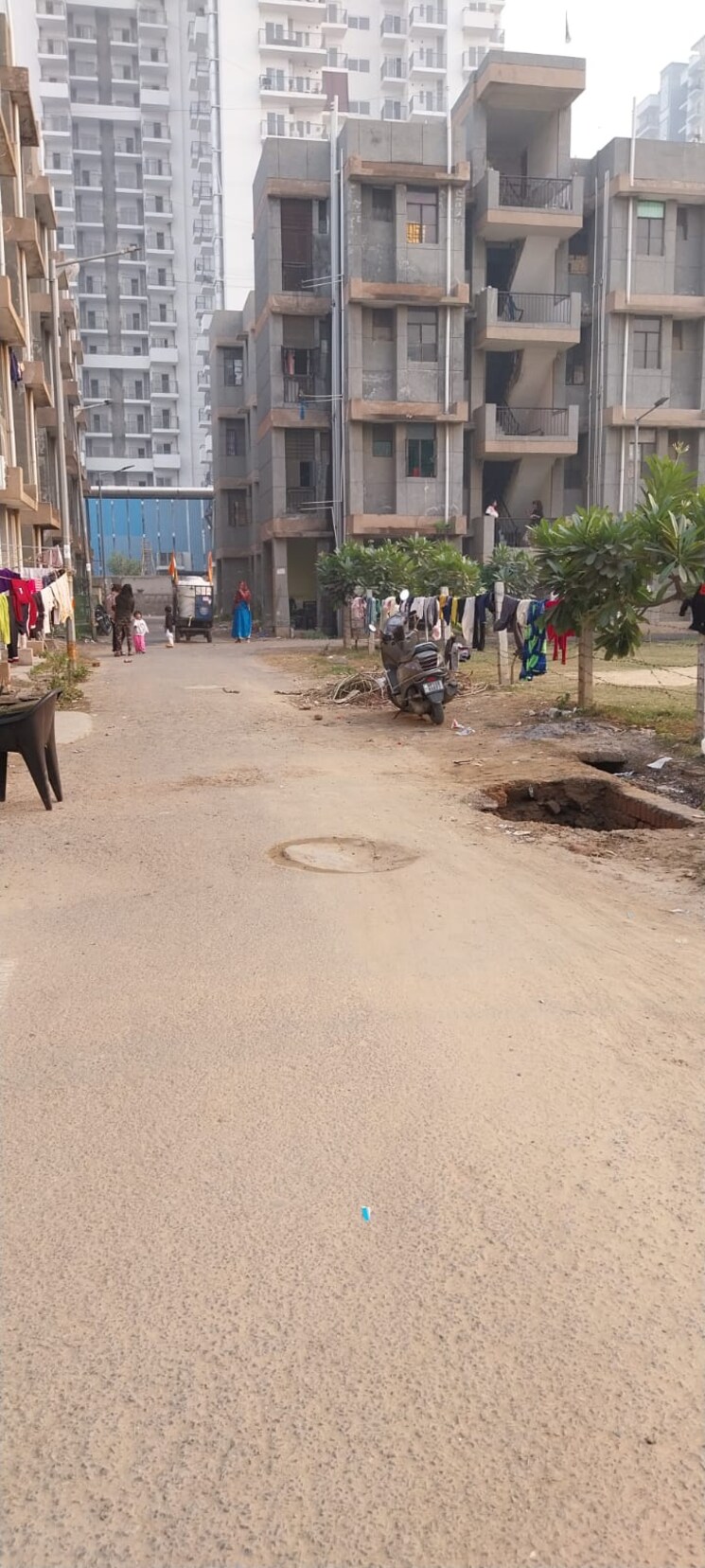  Parking, sector 10 greater noida 1 Bedroom 30 Sq.Mt. Apartment In Sector 10 Greater Noida Greater Noida 8054278