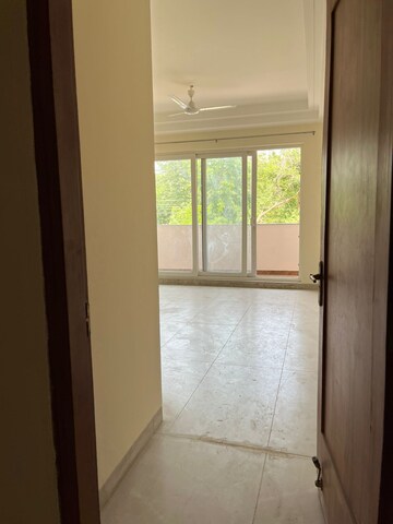 Room in 3 BHK Builder Floor at Ansal Sushant Lok I, Sector 43 – for Rent