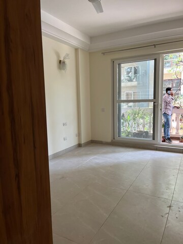 Room in 3 BHK Builder Floor at Ansal Sushant Lok I, Sector 43 – for Rent