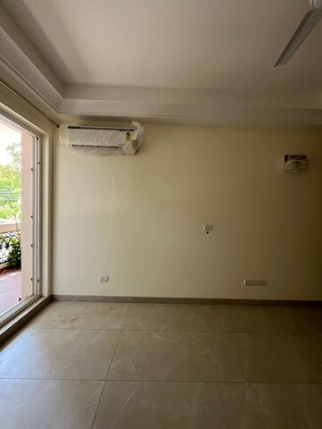 Room in 3 BHK Builder Floor at Ansal Sushant Lok I, Sector 43 – for Rent