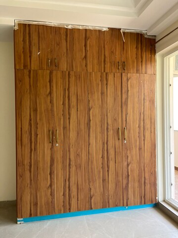 Furnished Amenities in 3 BHK Builder Floor at Ansal Sushant Lok I, Sector 43 – for Rent
