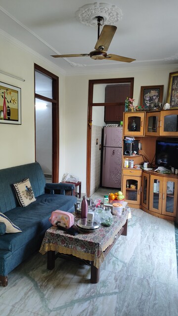 Living Room in 2 BHK Builder Floor at Adchini – for Rent