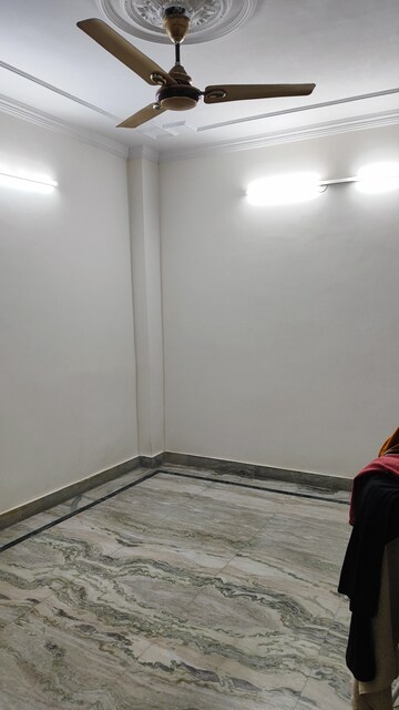 Room in 2 BHK Builder Floor at Adchini – for Rent