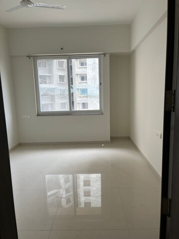 Room in 3 BHK Apartment at Kumar Princetown Royal, Undri – for Rent