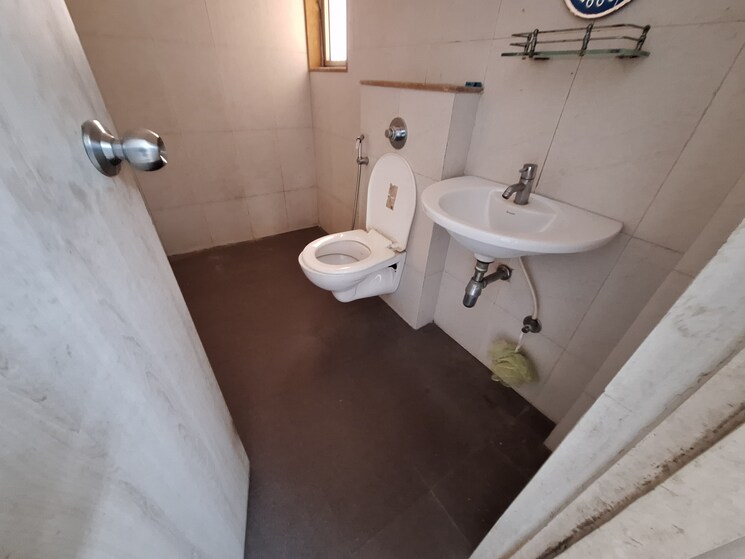 Bathroom, lodha-casa-rio 1.5 Bedroom 798 Sq.Ft. Apartment In Dombivli East Thane 8054323