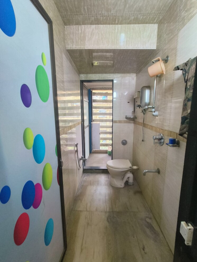 Bathroom, beauty-galms-apartment 3 Bedroom 1240 Sq.Ft. Apartment In Uthalsar Thane 8054324