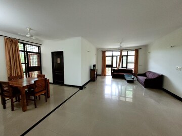 Living Room in 3 BHK Builder Floor at Palam Vihar – for Rent