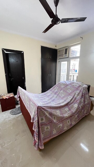 Bedroom in 2.5 BHK Apartment at Amrapali Princely Estate, Sector 76 – for Rent