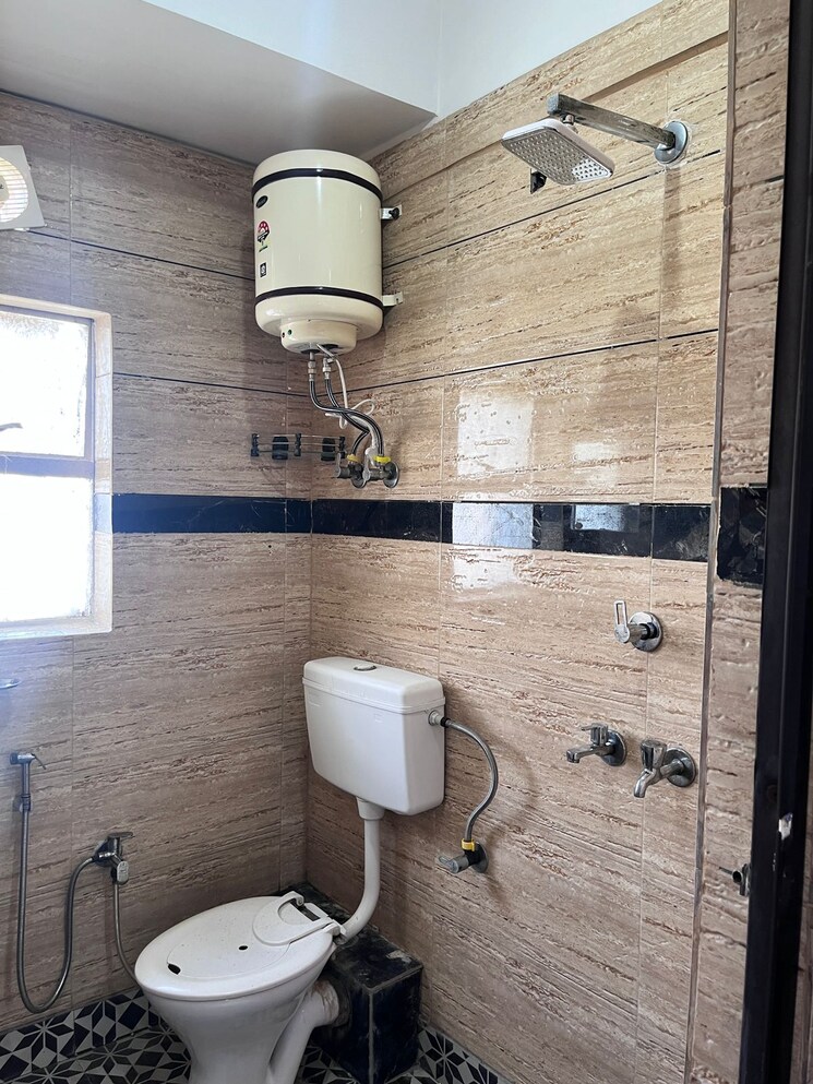 Bathroom, moti nagar 1 RK 370 Sq.Ft. Apartment In Moti Nagar Delhi 8054375