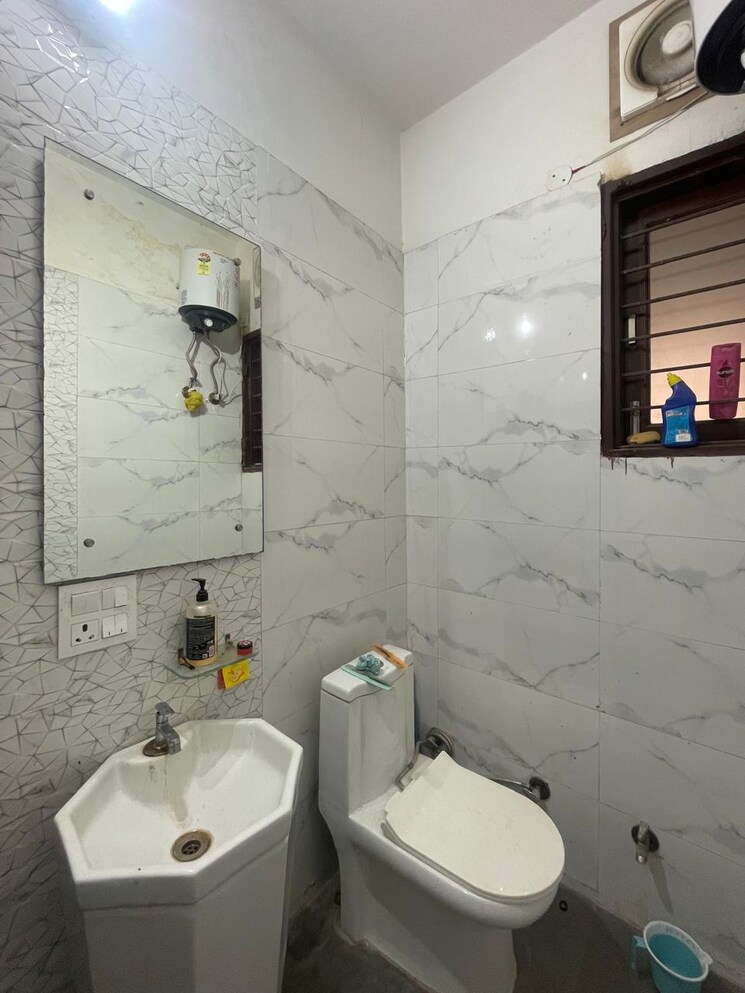 Bathroom, dhakoli village 3 Bedroom 1000 Sq.Ft. Independent House In Dhakoli Village Zirakpur 8054476