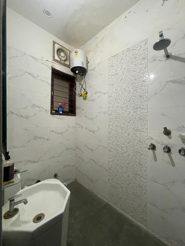 Bathroom, dhakoli village 3 Bedroom 1000 Sq.Ft. Independent House In Dhakoli Village Zirakpur 8054476