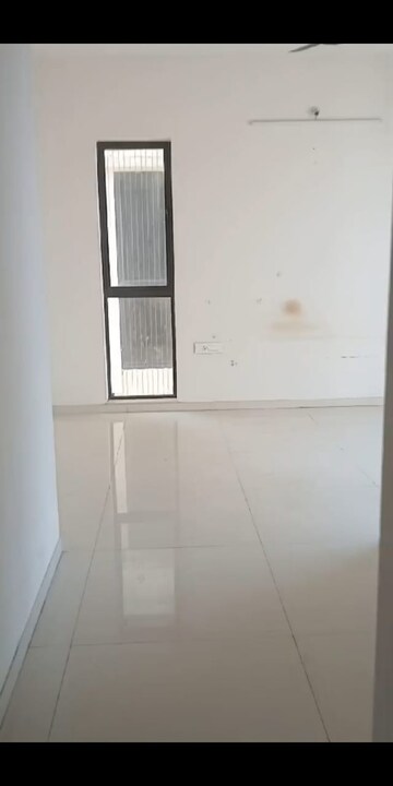 Room in 3 BHK Apartment at Lodha Palava City, Dombivli East – for Rent