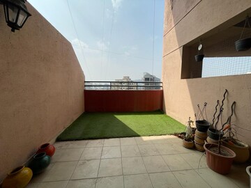 Staircase in 3 BHK Apartment at Kumar Shantiniketan Phase 1, Pashan – for Rent