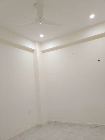 Furnished Amenities in 2 BHK Builder Floor at Saket – for Rent