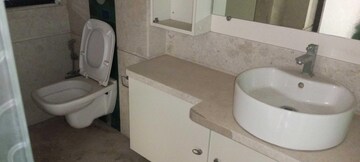 Bathroom in 4 BHK Apartment at Cosmos Majestic, Prabhadevi – for Rent