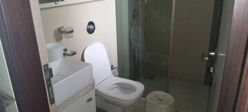 Bathroom in 4 BHK Apartment at Cosmos Majestic, Prabhadevi – for Rent