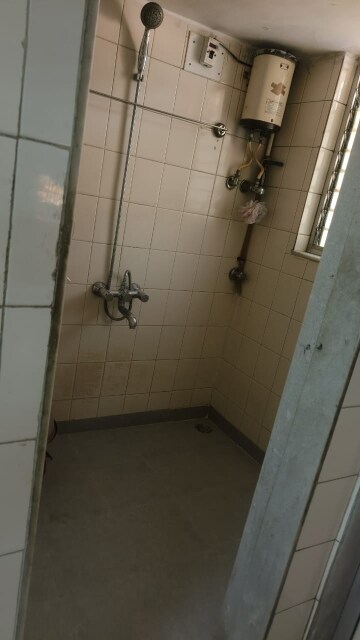 Bathroom in 1 BHK Apartment at Rushi Kutir CHS Santacruz, Santacruz East – for Rent