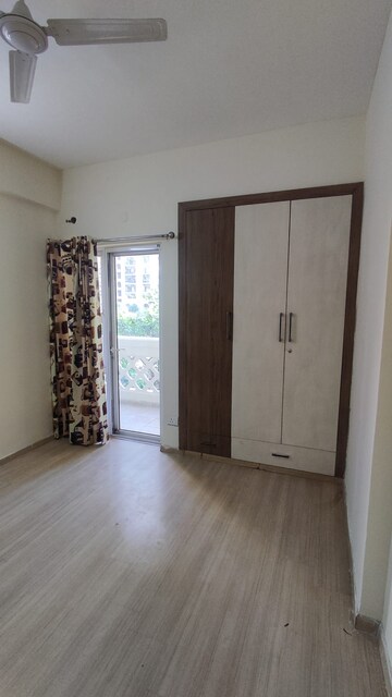 Room in 3 BHK Apartment at Moti Nagar – for Rent