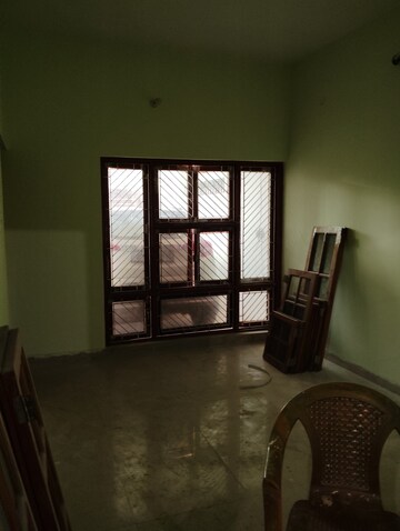 Furnished Amenities in 2 BHK Independent House at Vikas Nagar – for Rent