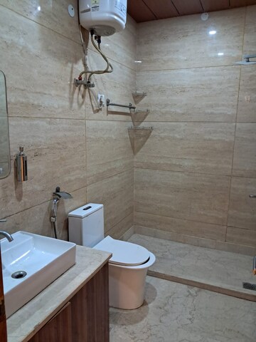 Bathroom in 2 BHK Apartment at Supertech Cape Town, Sector 74 – for Rent