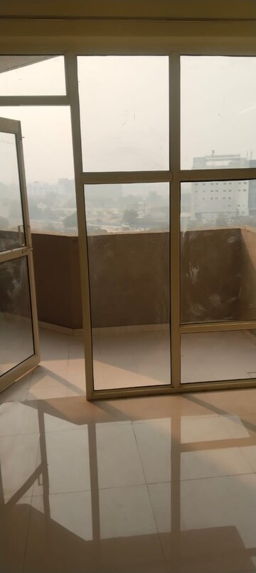 Furnished Amenities in 2 BHK Apartment at Pyramid Heights, Sector 85 – for Rent
