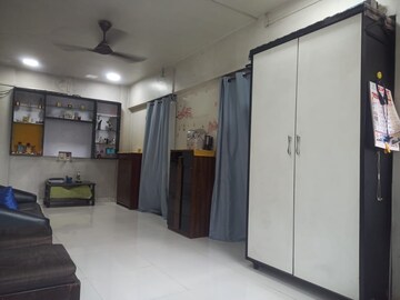Room in 1 BHK Apartment at Bombay Annexe, Sector 9 – for Sale