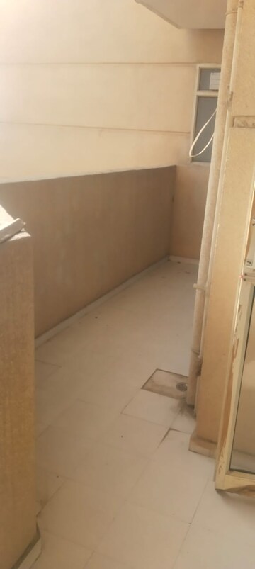Bathroom in 2 BHK Apartment at Pyramid Heights, Sector 85 – for Rent